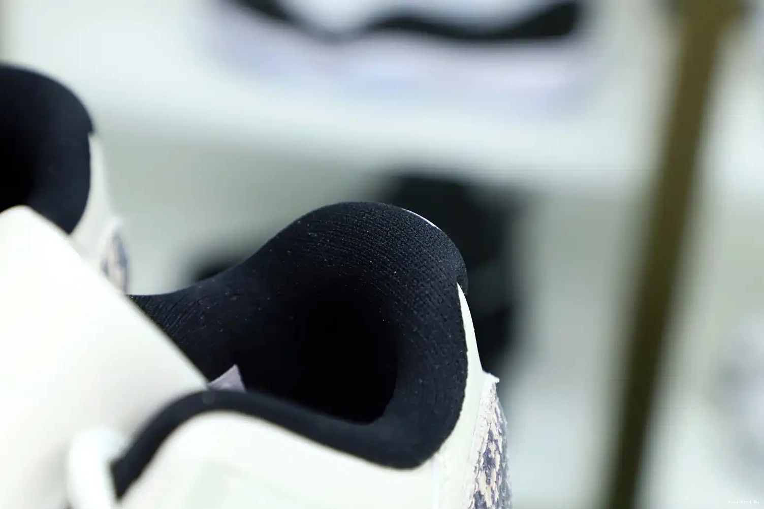 LIGHT 11 SNAKESKIN Kimikick AIR JORDAN LOW BONE 0416